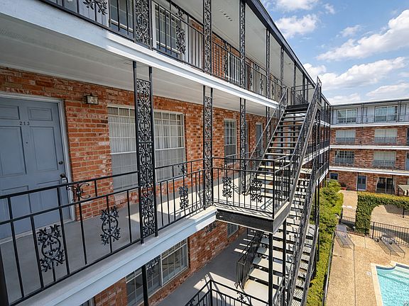 4th image of 8401 N NEW BRAUNFELS AVE #213A