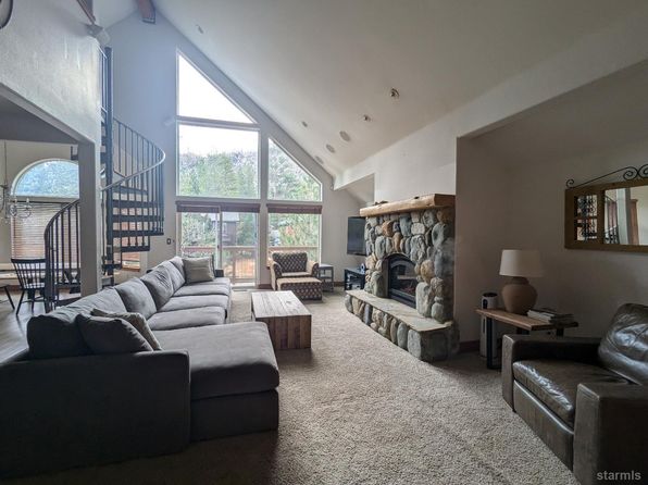 2367 Wasabe Dr, South Lake Tahoe, CA 96150