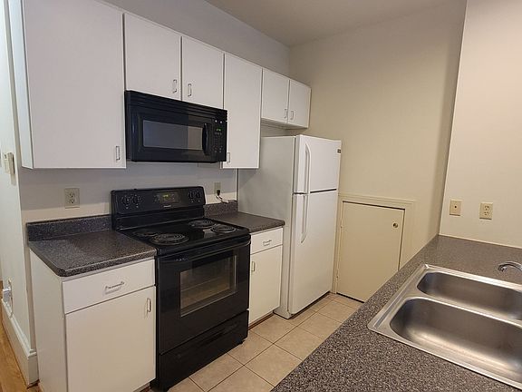 5th image of 1809 W Cary St