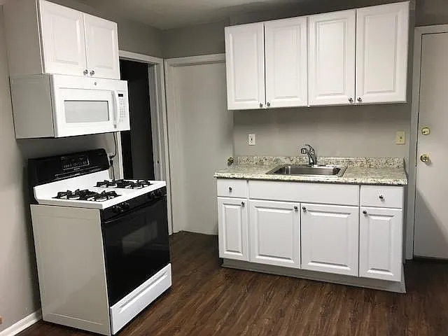 3 bed, 1080 sqft, $1,550 — Photo 1