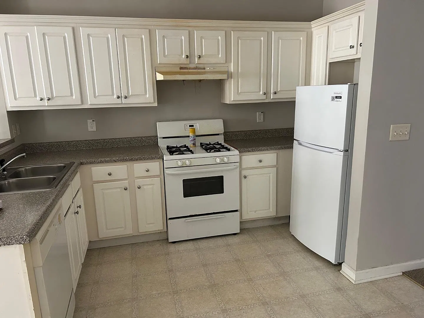 7121 Biltmore Way — Photo 2