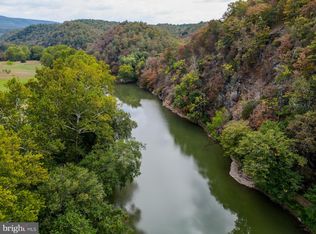 80 Crossings View Rd, Paw Paw, WV 25434