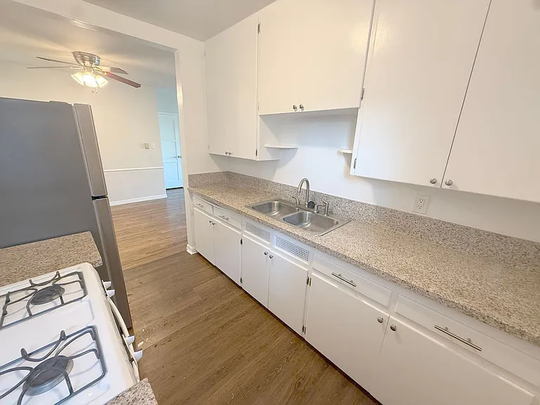4123-4125 Ocean View Blvd — Photo 7