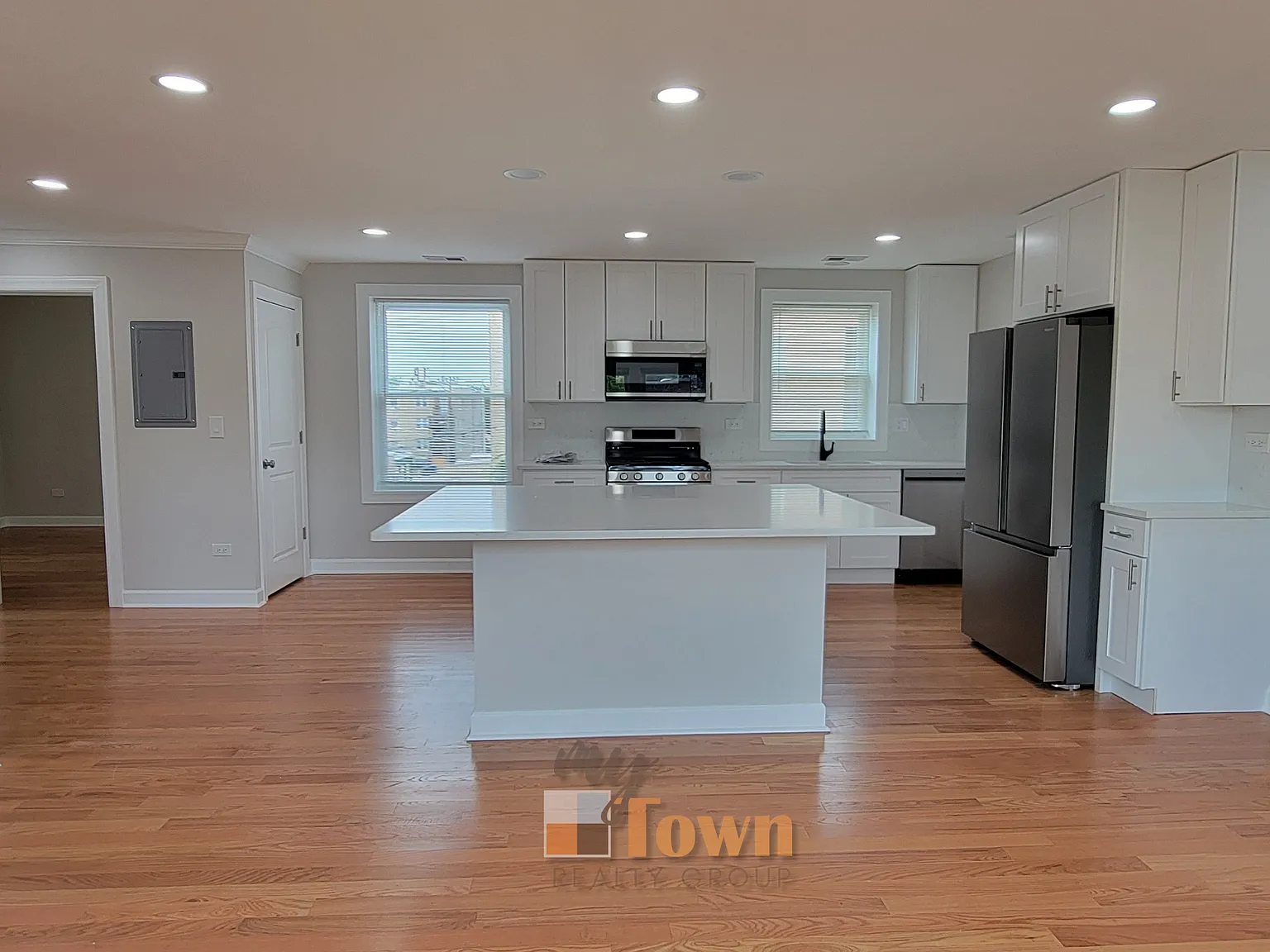 2 bed, $2,450 — Photo 3