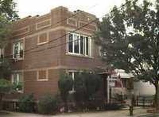 5522 68th St, Maspeth, NY 11378