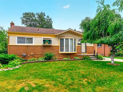 32039 Avondale St, Westland, MI, 48186