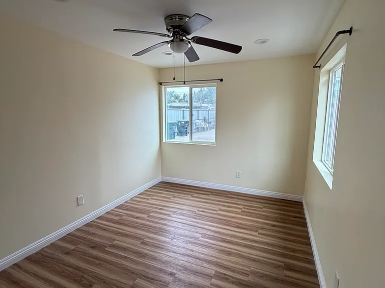 2134 E Shauer St — Photo 14