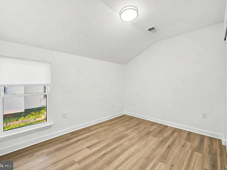 514 Ryers Ave #B — Photo 21