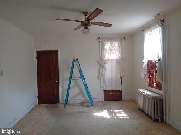 5th image of 613 N Pitt St
