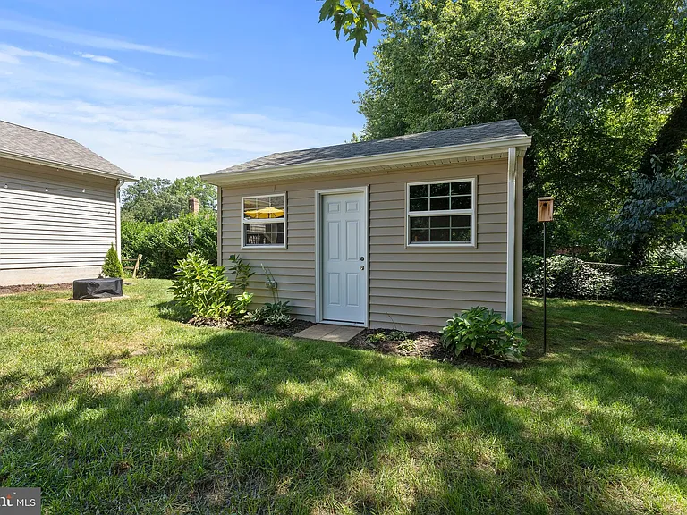 305 Cedar Ln — Photo 27