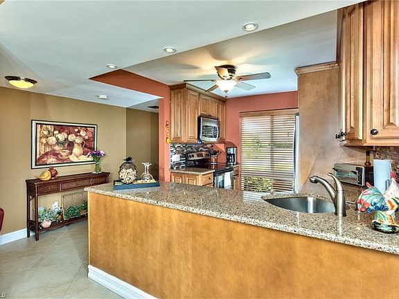 3rd image of 318 Palm Dr #3