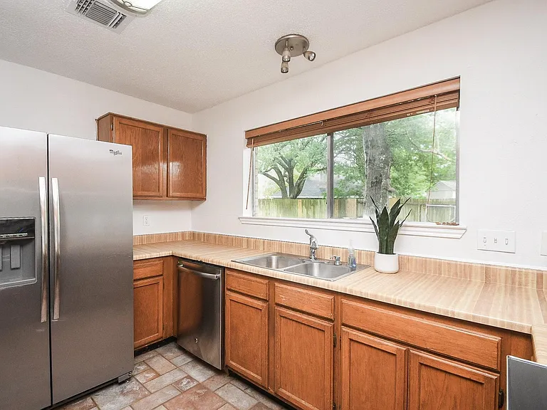 2406 Blue Mist Ct — Photo 15