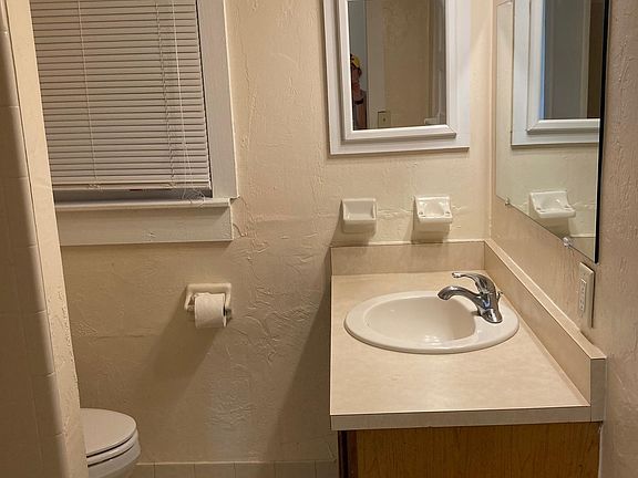 4th image of 113 NE 8th St #113