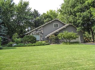 S74W31220 Arbor Dr, Mukwonago, WI 53149
