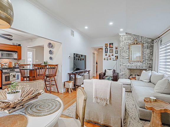 3rd image of 9824 Normandy Ave