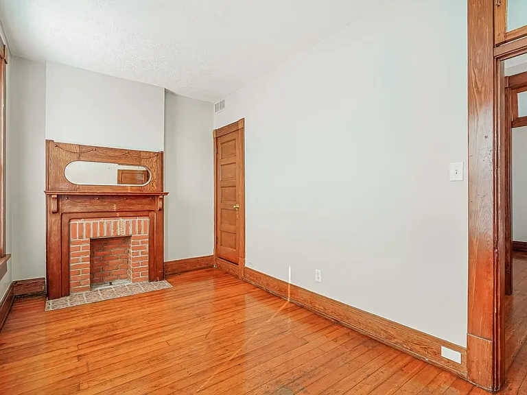 804 E Main St — Photo 7