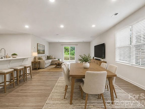 4th image of 1512 Forkhorn Dr