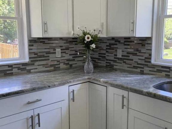 5th image of 2 E Lakeshore Dr