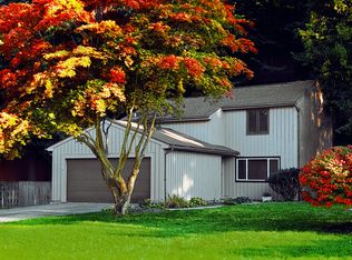 127 Beacon Hills Dr S, Penfield, NY 14526