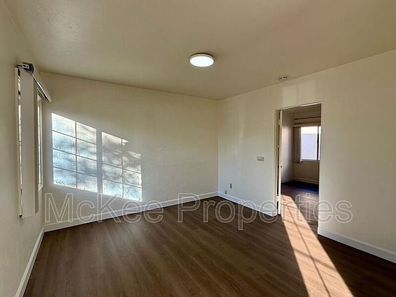 4th image of 810 Diamond St