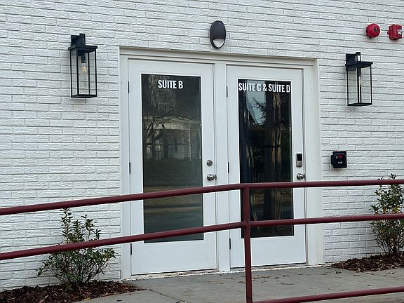 3rd image of 908D Queen City Ave #D