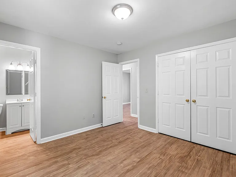 1811 Cody Ave — Photo 18