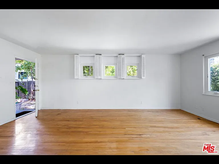 1479 N Havenhurst Dr #2 — Photo 61