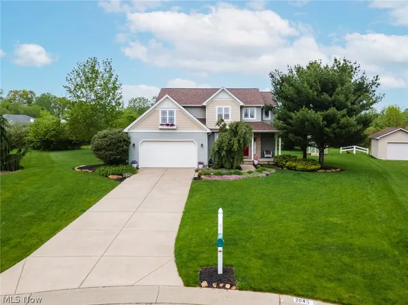 2045 Squirrel Run Ct, Mineral Ridge, OH 44440