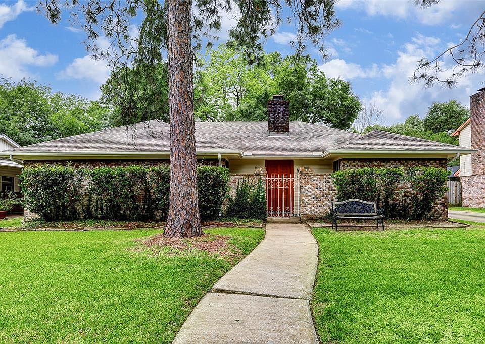 1st image of 12451 Briar Forest Dr