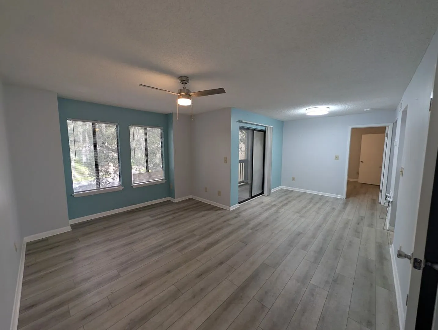 2nd FL Condo 1/1 Updated — Photo 4