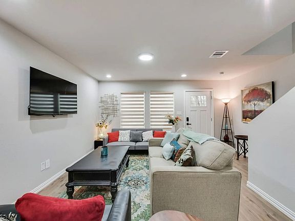 5th image of 931 & 933 River Rd