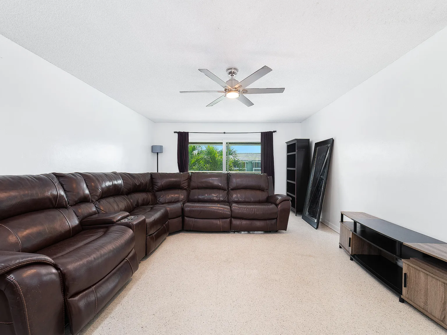 2 bed, 2.0 bath, 950 sqft, $2,500 — Photo 4