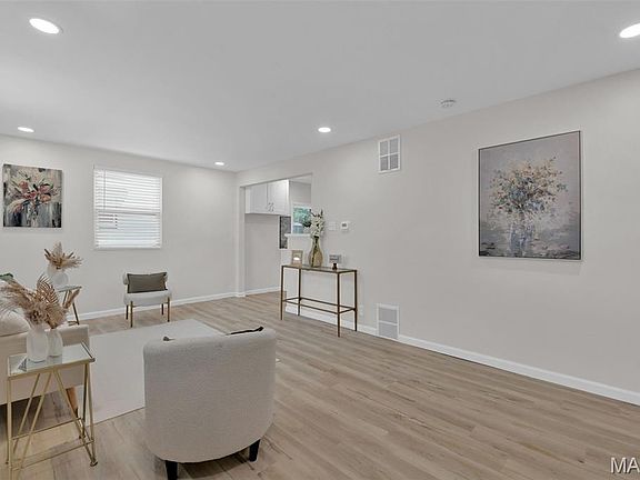 5th image of 5273 Parker Ave