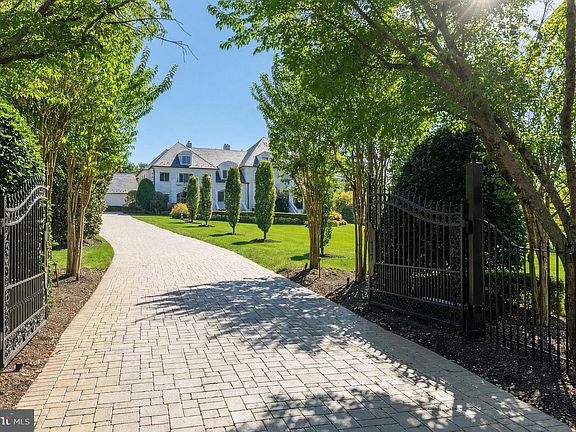 2nd image of 1521 Hunter Mill Rd