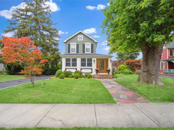 75 Cedar Avenue, Patchogue, NY 11772