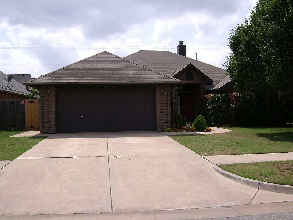 1st image of 18125 Chestnut Oak Dr