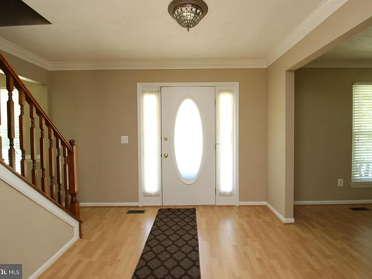 66 Larkwood Ct — Photo 5