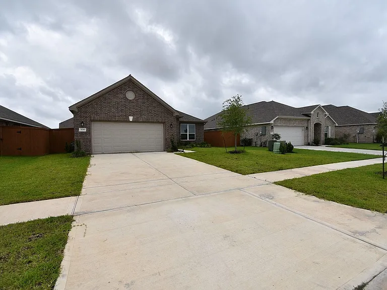 2128 Port Jackson Dr — Photo 2