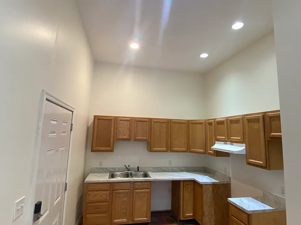 136 S 3rd St #D