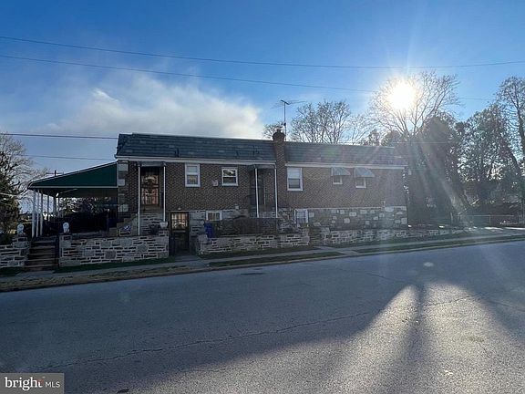 3rd image of 1053 E Sydney St