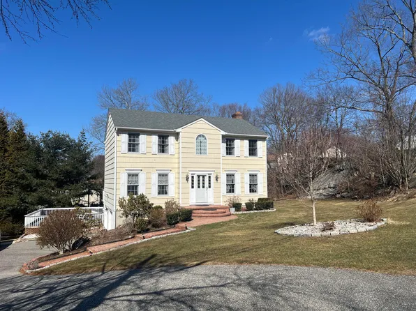 7 Stonegate Lane, Shelton, CT 06484