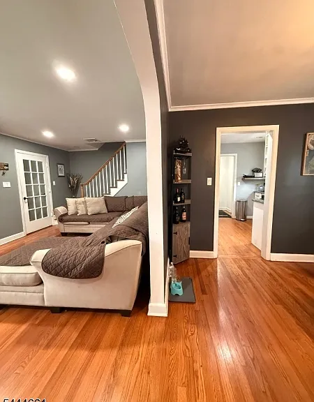 328 Newark Ave — Photo 5