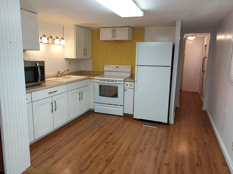 2929 Saralake Dr S — Photo 9
