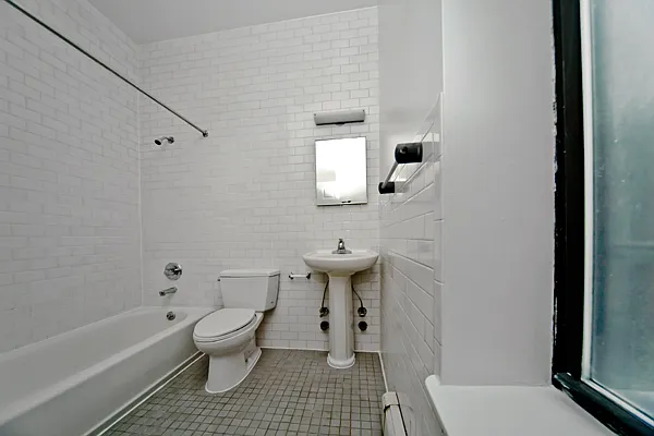 Rented by Isen & Company : Real Estate Advisors | media 23