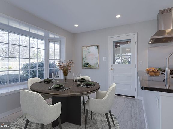 3rd image of 8417 Queen Elizabeth Blvd