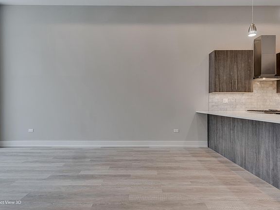 5th image of 2740 W Chicago Ave #1