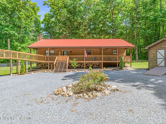 4th image of 3394 Laurel Wood Rd