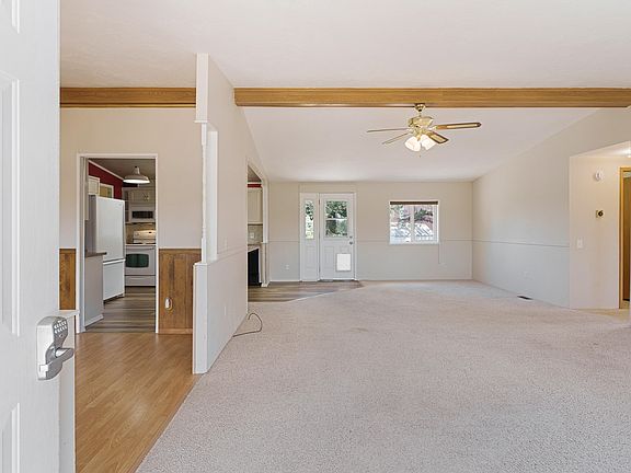 5th image of 5674 SE Davis Loop