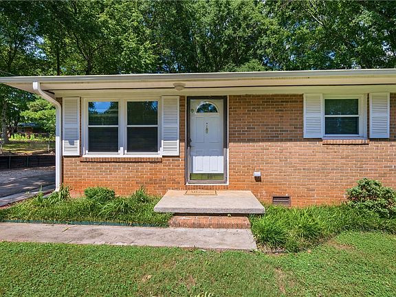 3rd image of 408 Sherwood Dr