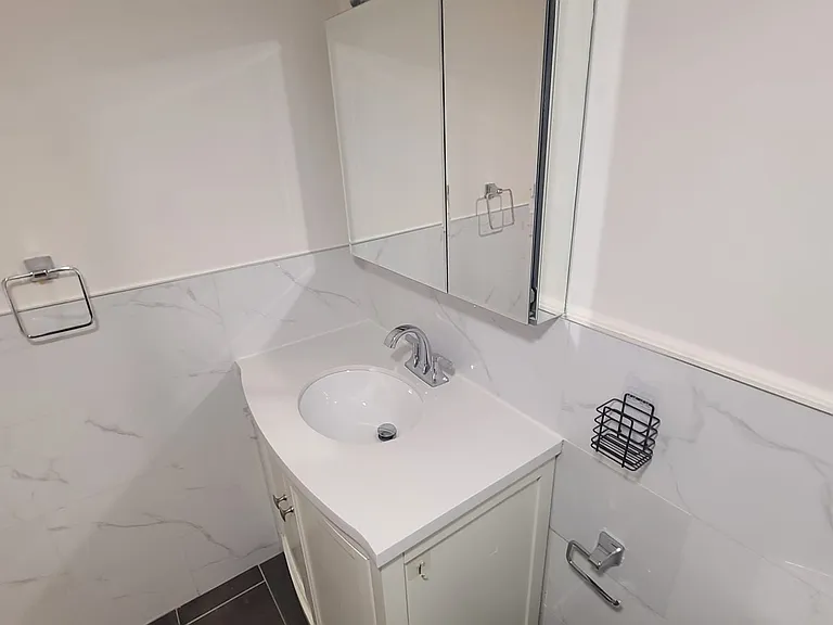 1176 Alexandra Ave #BASEMENT — Photo 8